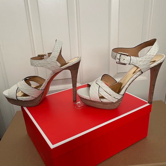 Coach Dani Snake Cut Heels Size 8 - Picture 2 of 16